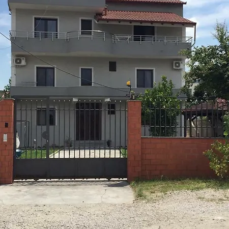 Hoxha 2 *